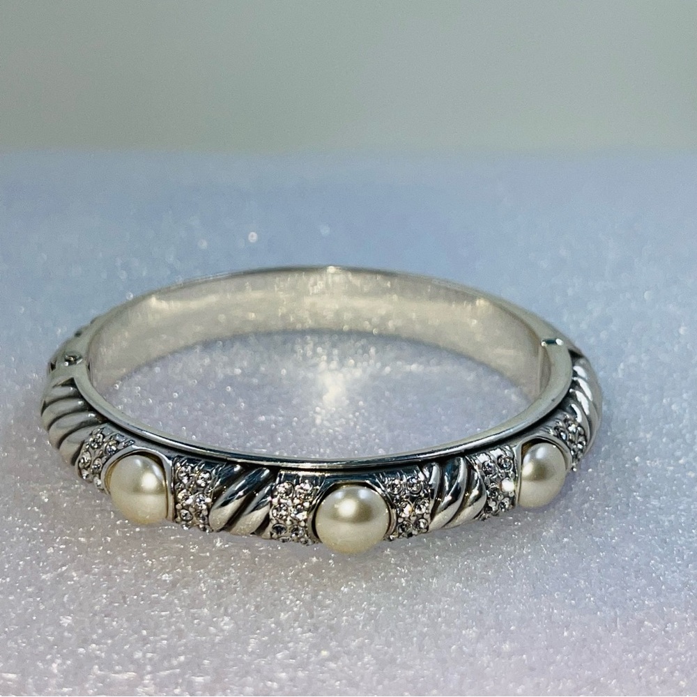 BRIGHTON Pearl Magic Crystal Hinged Bracelet Bangle - Picture 7 of 8